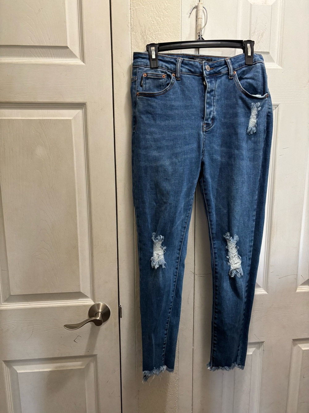 Monkey ride Women’s Distressed High-Rise Blue Jeans